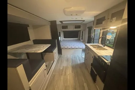 Jeny & Will's Coachmen Apex Travel Trailer