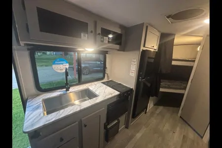 Jeny & Will's Coachmen Apex Travel Trailer
