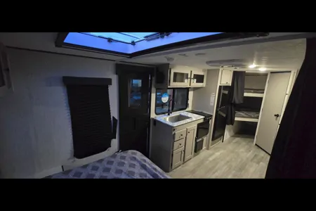 Jeny & Will's Coachmen Apex Travel Trailer