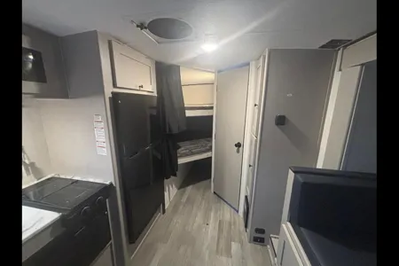 Jeny & Will's Coachmen Apex Travel Trailer