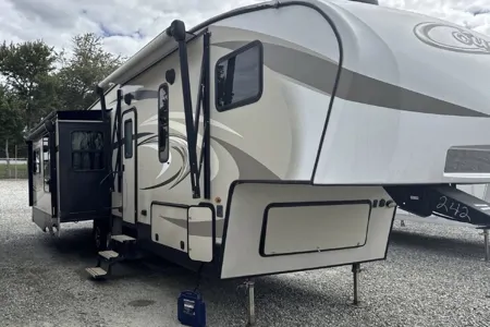 Tanya's Keystone Cougar Fifth Wheel