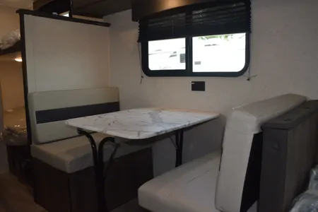 Like New Coachmen Clipper 17BH Travel Trailer