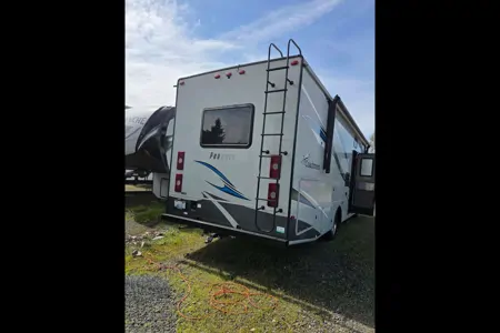 Diyar's Coachmen pursuit-31b Class A