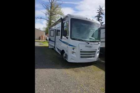 Diyar's Coachmen pursuit-31b Class A