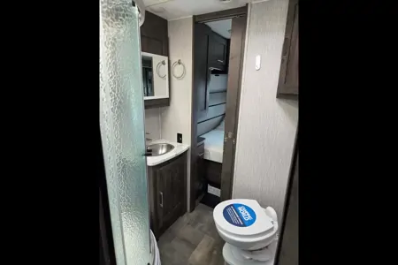 Diyar's Coachmen pursuit-31b Class A