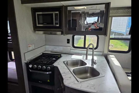 Diyar's Coachmen pursuit-31b Class A