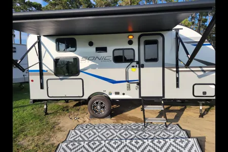 Ethan's Venture Sonic lite Travel Trailer