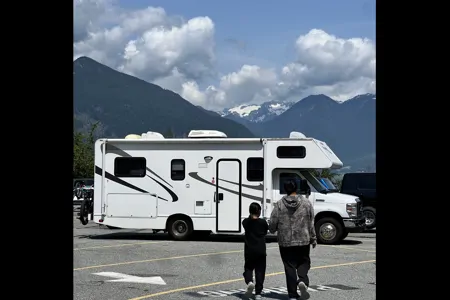 SAGUN Ford E350 Majestic Motorhome Class C
