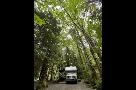 SAGUN Ford E350 Majestic Motorhome Class C