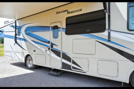 'Tess' 2022 Thor Freedom Traveler 3 ACO2045