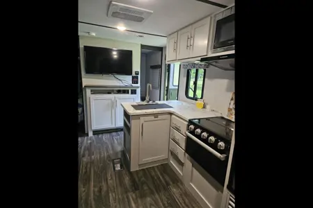 Crystal's Keystone 2430BH Travel Trailer