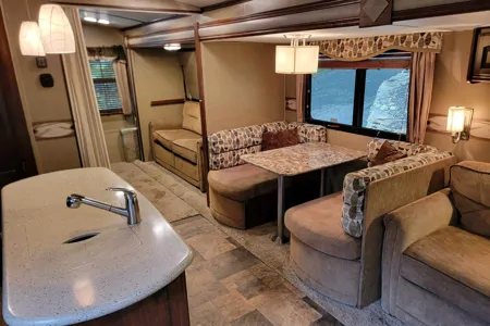 Hideaway RV rentals fur baby friendly Keystone outback 323bh