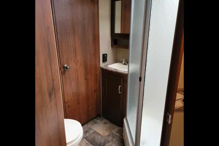 Hideaway RV rentals fur baby friendly Keystone outback 323bh