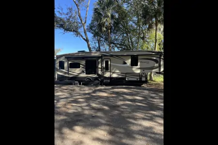 Delilah' Daydream ***STATIONARY RENTAL***