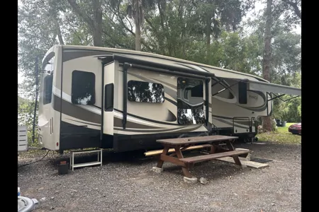 Delilah' Daydream ***STATIONARY RENTAL***