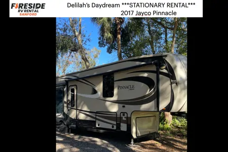 Delilah' Daydream ***STATIONARY RENTAL***