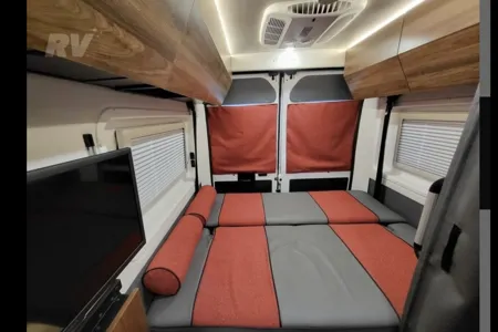 Winnebago Roam Class B