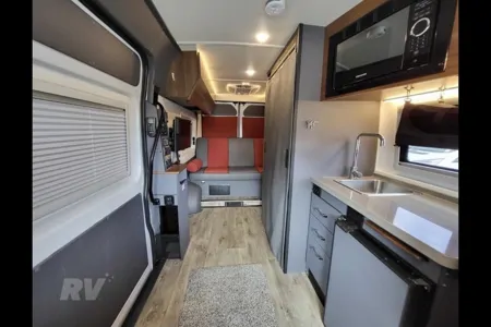 Winnebago Roam Class B