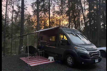 Winnebago Roam Class B