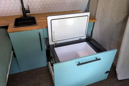 Extra Long Bed 6ft6" Heated Solar Powered Cosy Cabin on Wheels!