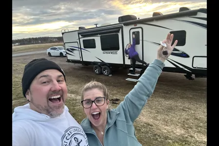 Chad & Leanne's Venture 327vik Travel Trailer