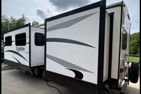 Curtis's Keystone Laredo Travel Trailer
