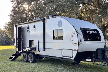 Leslie's Forest River R pod 202 Travel Trailer