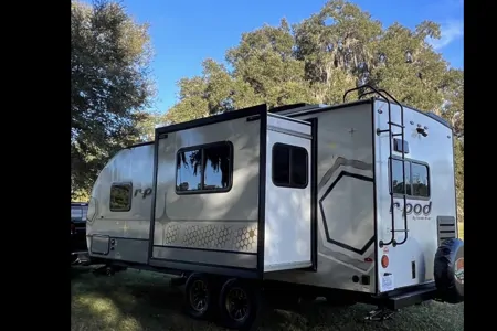 Leslie's Forest River R pod 202 Travel Trailer