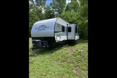 Chaz's Forest River Della Terra 271BH Travel Trailer