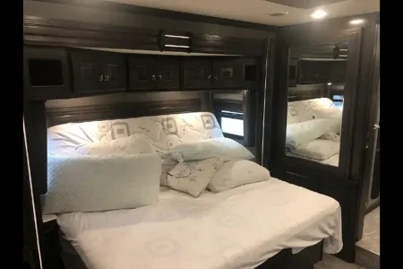 2020 AMERICAN COACH REVOLUTION Class A