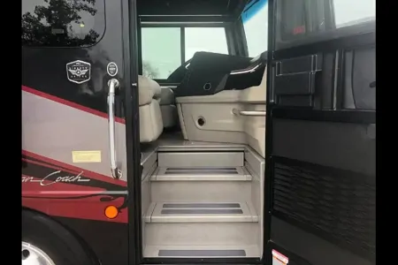 2020 AMERICAN COACH REVOLUTION Class A