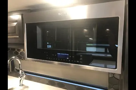 2020 AMERICAN COACH REVOLUTION Class A