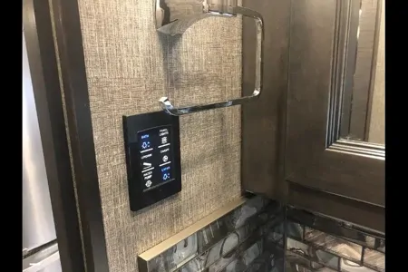 2020 AMERICAN COACH REVOLUTION Class A