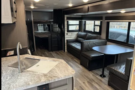 Davis Jayco JayFeather 27BHB Travel Trailer