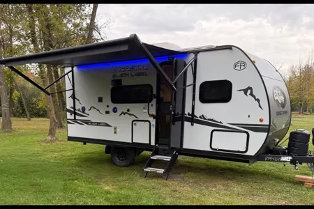 2025 Black Label Wolf Pup Luxury & Stocked