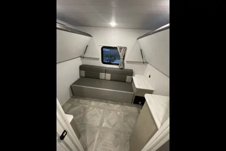 Sleeps 10! Private Bunk House and Bedroom! Travel in style!