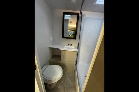 Sleeps 10! Private Bunk House and Bedroom! Travel in style!