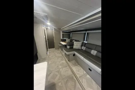 Sleeps 10! Private Bunk House and Bedroom! Travel in style!