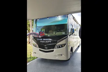 Jonathan's Grayco Precept 34Gg Class A