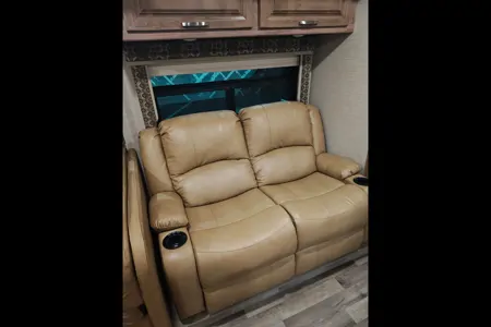 Jonathan's Grayco Precept 34Gg Class A