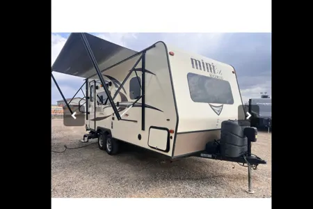 Darren's Forest River Rockwood Mini Lite 2109S