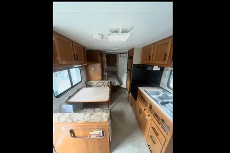 Britt and Brett’s Fleetwood Mallard Travel Trailer