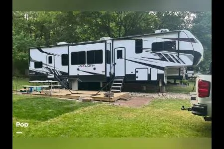 Tom's Alliance RV Valor 41v15 Toy Hauler