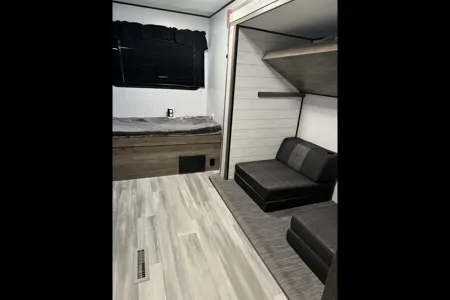 Linda’s 2022 travel trailer with bunkhouse & outdoor kitchen