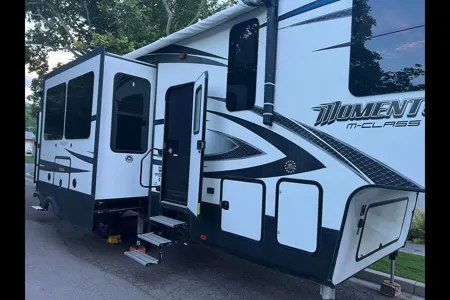 Derek's Grand Design Momentum 350M Toy Hauler