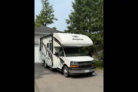Roxanne's Jayco RedHawks 22c Class C