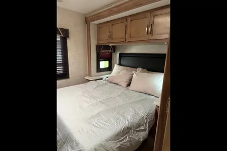 Roxanne's Jayco RedHawks 22c Class C