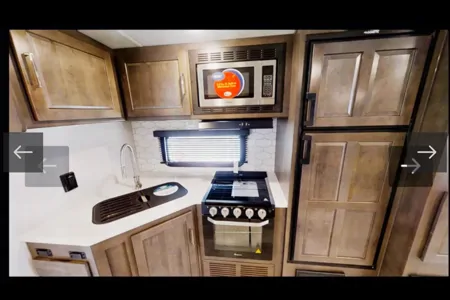 Emmanuel's Flagstaff 27BHWS Travel Trailer