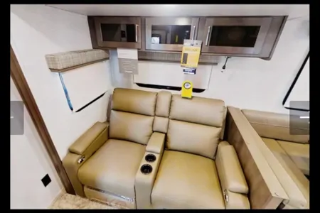 Emmanuel's Flagstaff 27BHWS Travel Trailer