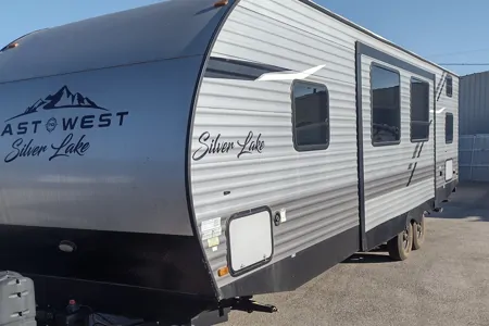 Silver Lake 1 w/Bunks: Delivery Available ($85):No Prep Fee: Equipped